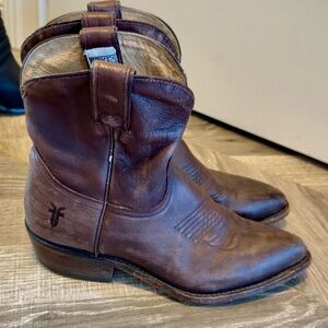 Frye Women's 7(marked 8.5B) Brown Western Short Billy Style 77815